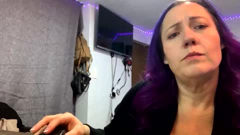 kreamyk420 online show from December 17, 8:32 am