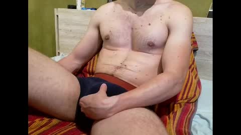 cricri2633 online show from May 3, 7:31 pm
