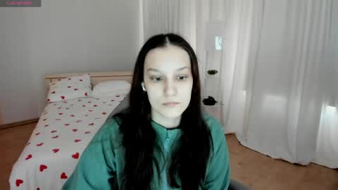 krisdoeil online show from March 17, 2:05 am