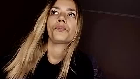 Snapshot of krisssexi chatting on October 7, 5:25 am KrissSexi online show from October 7, 5:25 am