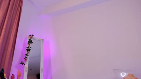 Christina online show from December 9, 9:17 am