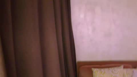 Snapshot of kristal_madness chatting on March 12, 3:57 am kristal_madness online show from March 12, 3:57 am