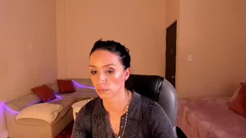 Sophia online show from August 3, 7:31 pm