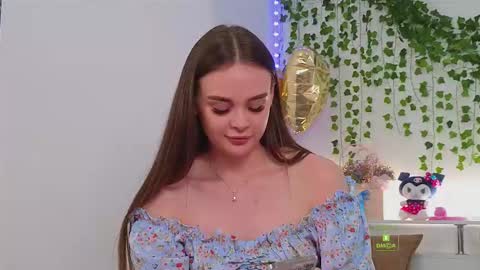 Snapshot of kristen_sayles chatting on September 14, 9:05 pm Kris online show from September 14, 9:05 pm