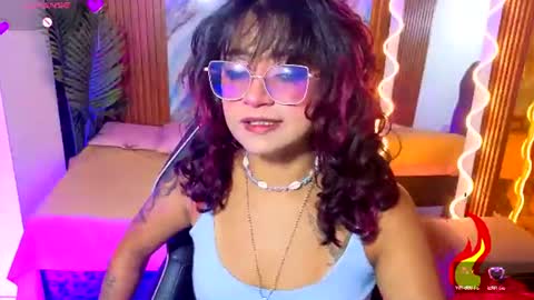kristen_tay online show from July 1, 2:53 am