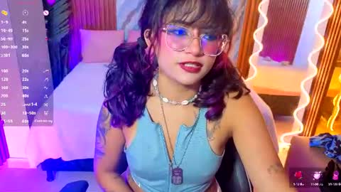 kristen_tay online show from July 17, 5:20 am