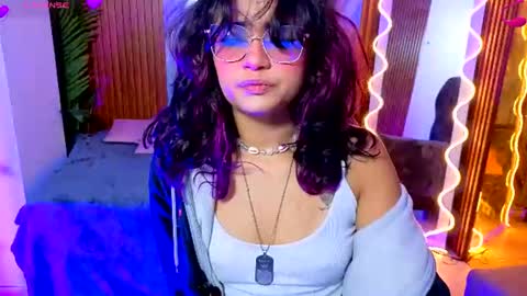 kristen_tay online show from August 2, 2:57 am