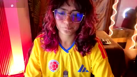 kristen_tay online show from June 18, 4:51 am