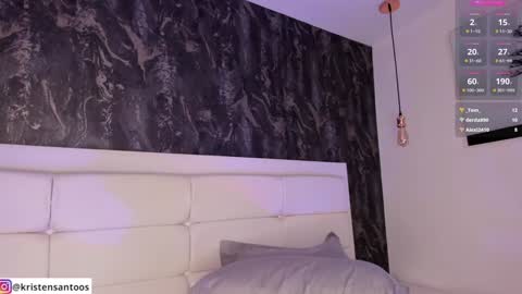 kristensantos_ online show from January 29, 5:45 pm