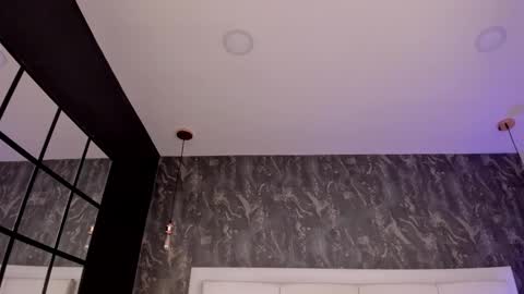 kristensantos_ online show from March 10, 12:49 pm