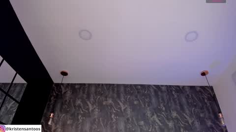 kristensantos_ online show from February 6, 12:04 pm
