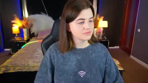 kristifoxy online show from June 25, 1:05 pm