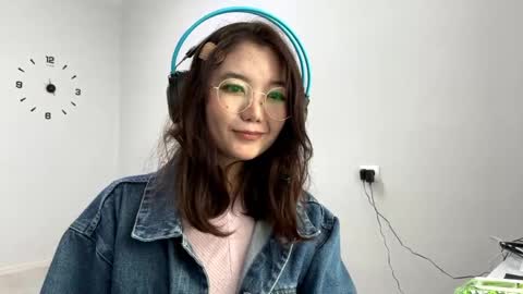 Rin online show from April 18, 1:57 pm