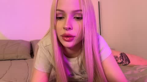 Kristy and Alice online show from September 20, 4:32 pm