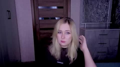 Kristy online show from May 17, 11:36 pm