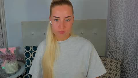 KristyFlowers online show from June 25, 2:33 pm