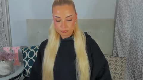 KristyFlowers online show from June 14, 7:05 pm