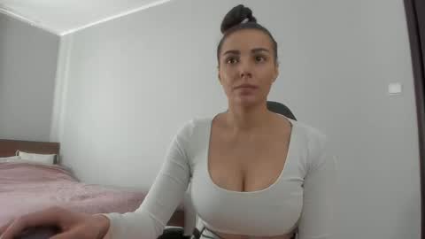 Mother of Dragons online show from May 28, 12:47 pm