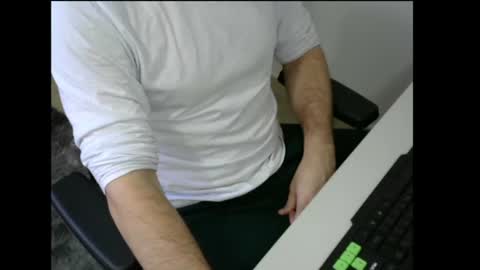 Snapshot of krocr_iras chatting on December 15, 1:22 pm Lucas Edu online show from December 15, 1:22 pm