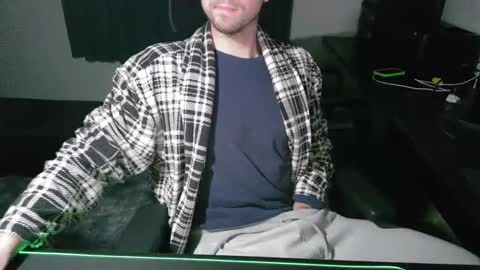 Snapshot of krocr_iras chatting on October 10, 2:17 am Lucas Edu online show from October 10, 2:17 am