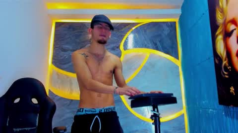 kroddy online show from September 24, 10:27 pm