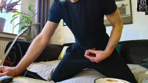 krummersaebel online show from February 25, 4:35 pm