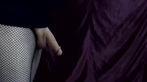 Krystalkummingss online show from November 9, 5:15 pm