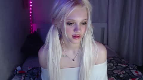 Emilia online show from February 22, 10:09 pm