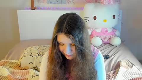 Snapshot of kuraii_ chatting on February 9, 8:21 am Anna online show from February 9, 8:21 am