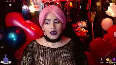 Snapshot of kureiji_fetish chatting on October 8, 1:57 am Fetiche Woman online show from October 8, 1:57 am