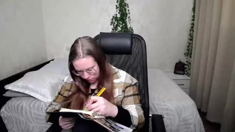 kuri_u online show from January 13, 9:50 am