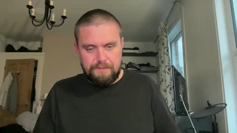 kyle941974367 online show from November 14, 7:32 am