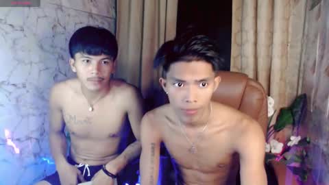 kyle_lourence online show from April 29, 11:48 am