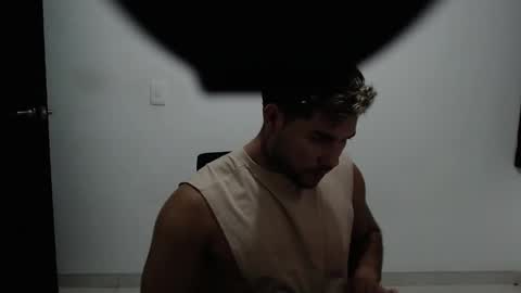 Snapshot of kyle_wilson_ chatting on September 24, 6:09 am Kyle Wilson Follow me online show from September 24, 6:09 am