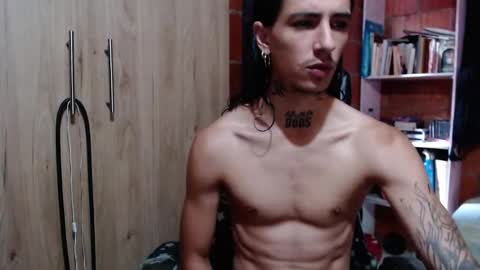 kyleer77 online show from November 9, 8:33 pm