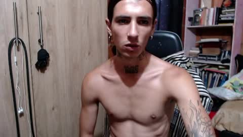 kyleer77 online show from April 14, 6:44 pm