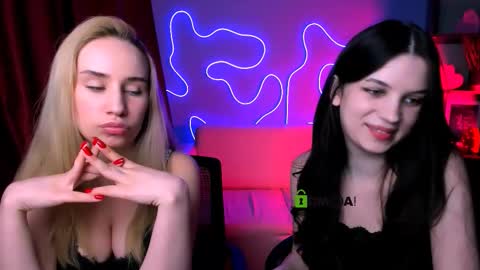 Kylie loves u online show from September 25, 2:07 am