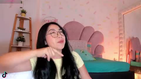 Kylie online show from July 22, 10:45 pm