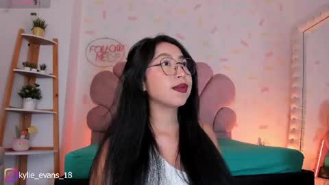 Kylie online show from July 5, 4:36 pm