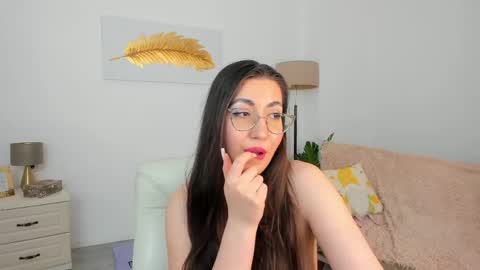 Kylie online show from April 30, 9:08 pm