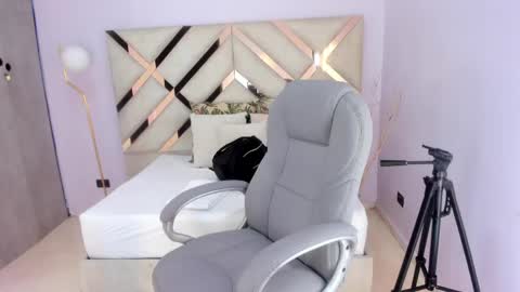 Kylie Reyes  online show from May 5, 7:19 pm