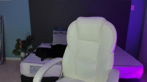 Kylie Reyes  online show from February 12, 7:13 pm