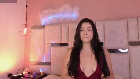  Kylie  online show from July 24, 11:40 am