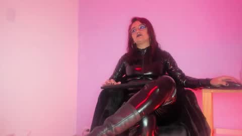 K Y L I E online show from October 30, 7:47 pm