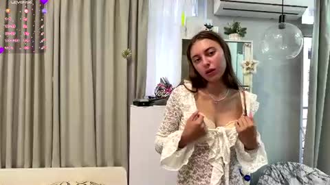 Selena online show from August 1, 3:19 am