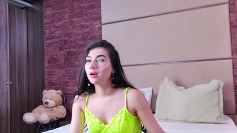 Kyra online show from January 3, 8:32 pm