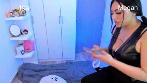 Snapshot of kyy_isa chatting on October 12, 5:55 am IG online show from October 12, 5:55 am