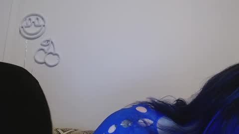 Snapshot of l1lybaby chatting on October 8, 4:07 am Lily online show from October 8, 4:07 am