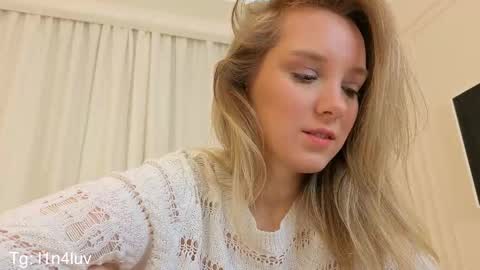 lina online show from November 27, 9:33 pm