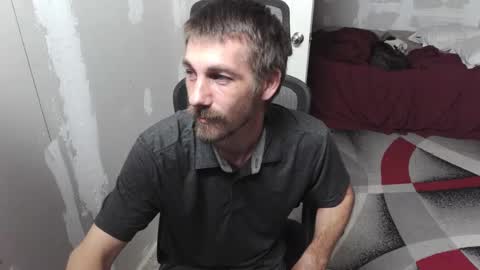 Snapshot of l1v1nth3dr3am chatting on October 3, 2:53 am l1v1nth3dr3am online show from October 3, 2:53 am